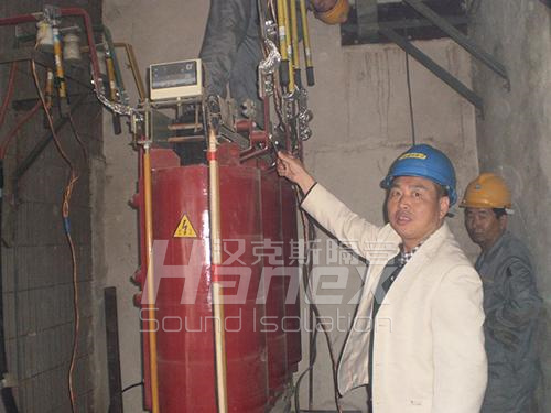 簽訂南塘住宅區五組團5#專變壓器配電房降噪合同