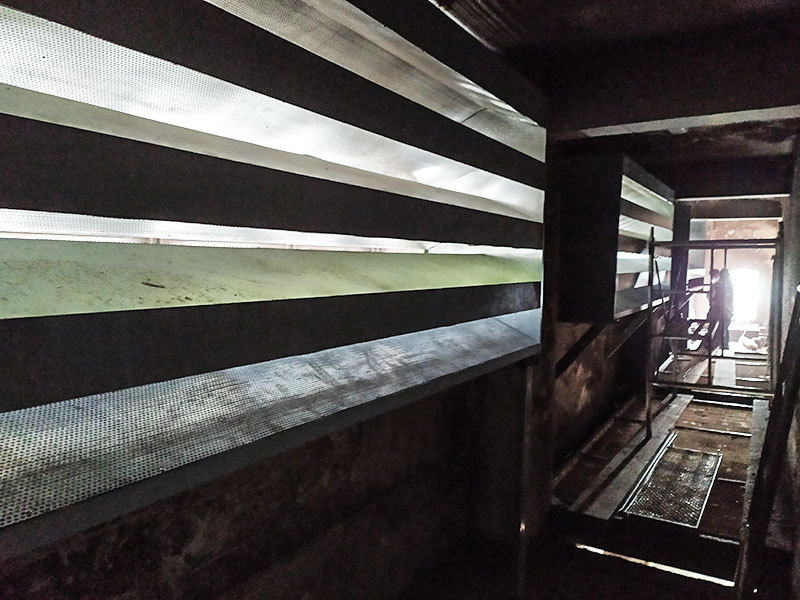 華孚上虞紡廠屋頂消聲百葉安裝中 華孚上虞紡廠屋頂消聲百葉安裝中